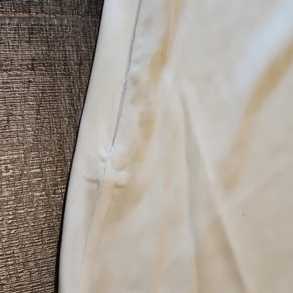 🍁 Elie Tahari stretch SILK Blouse 🍁 - Picture 8 of 9